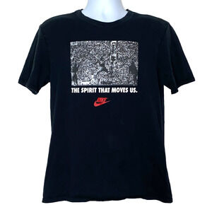 Nike T-Shirt Mens Medium Black Graphic Logo Crew Neck Short Sleeve Athletic Tee